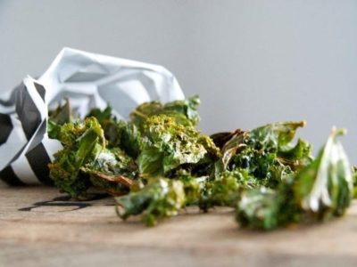 Alkaline Diet Recipe: Cheesy Kale Chips