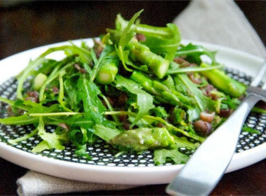 Alkaline diet recipe for adzuki bean and asparagus salad with lemon and parsley